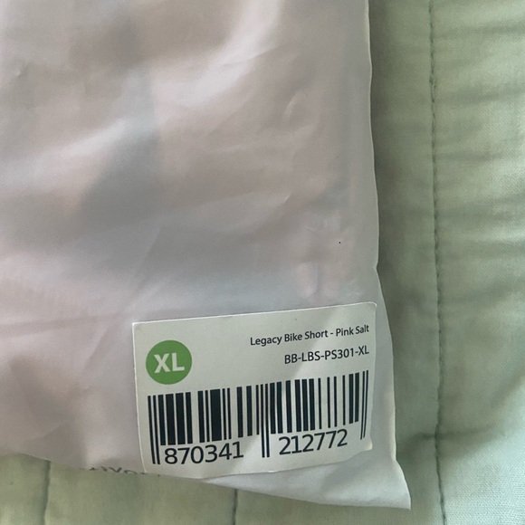 BUFFBUNNY LEGACY BIKER SHORTS - Picture 2 of 6